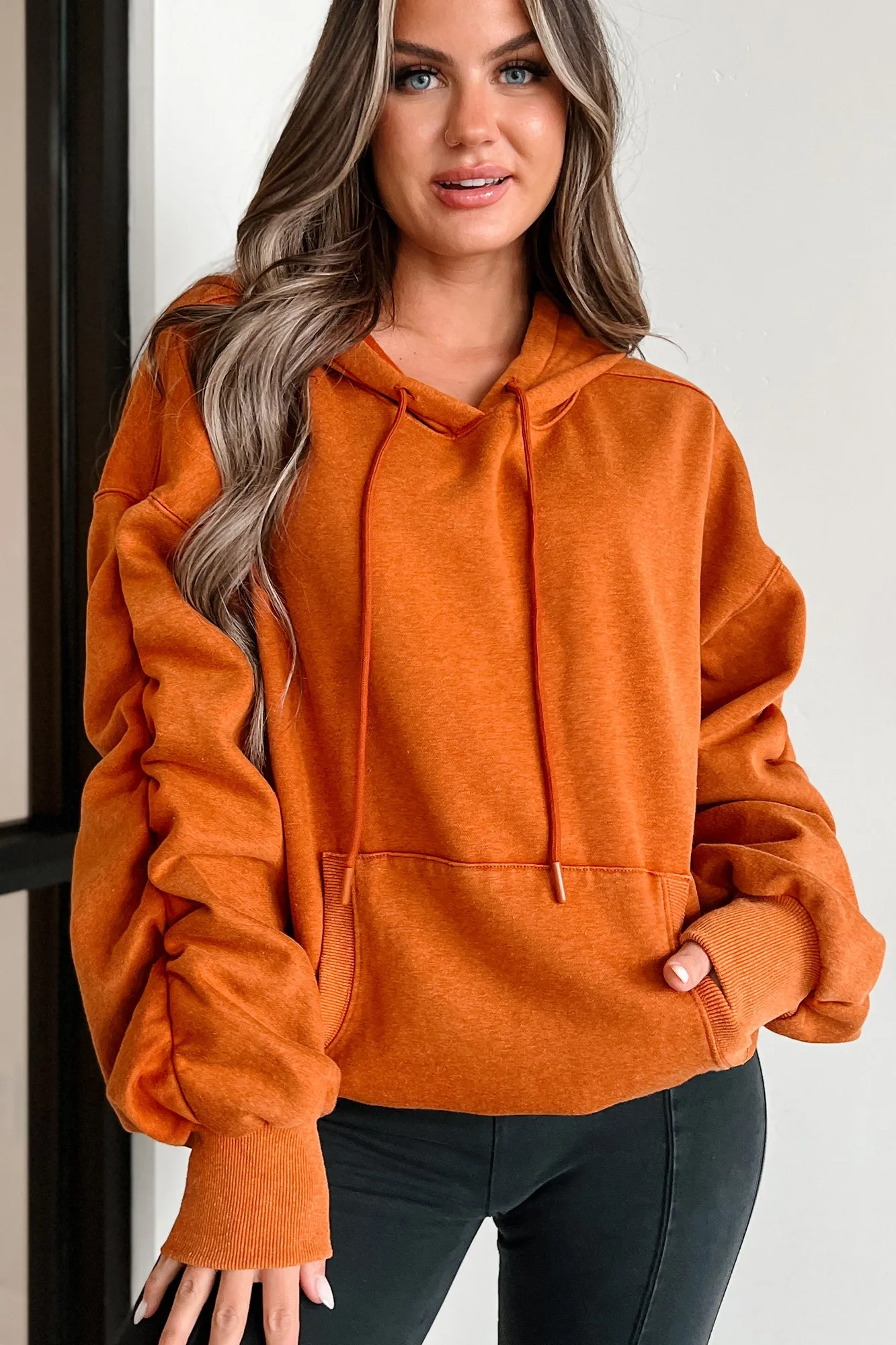 Hoodie à manches ruchées Escape The Real World (Rouille vintage)