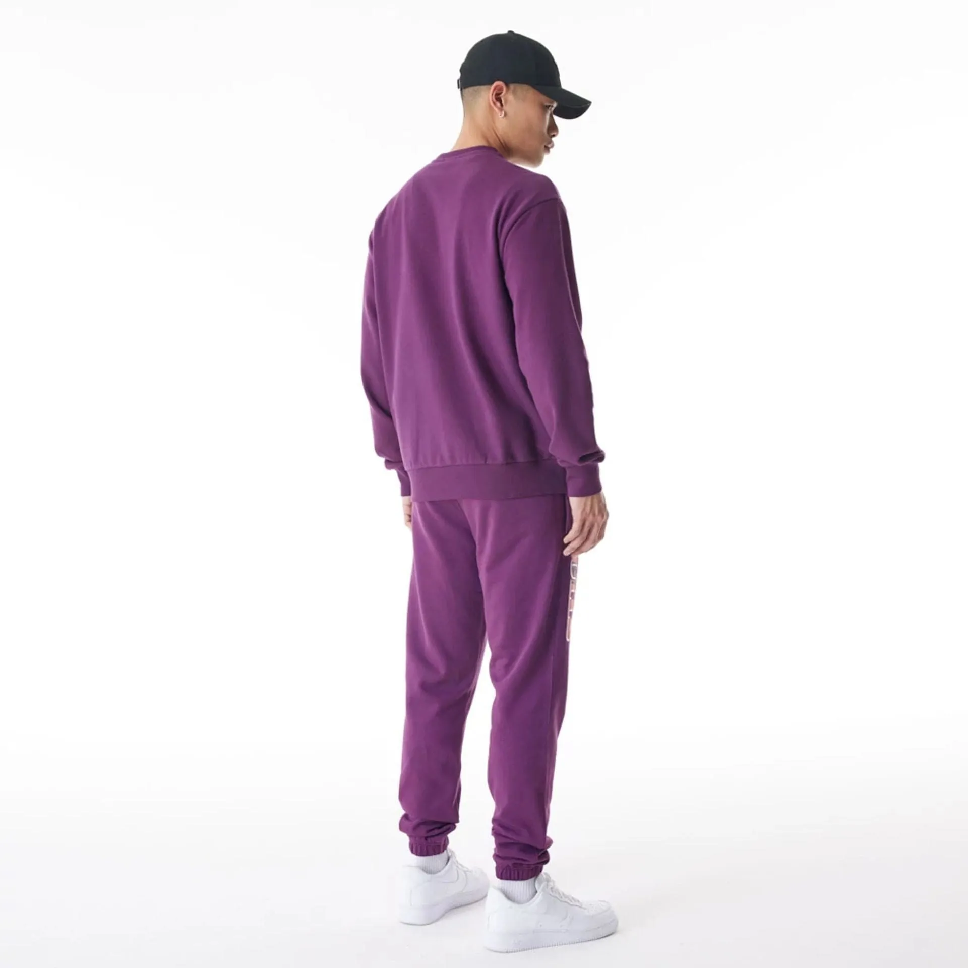Sweatshirts et hoodies New Era Chicago Bulls NBA graphique pull à col rond violet foncé