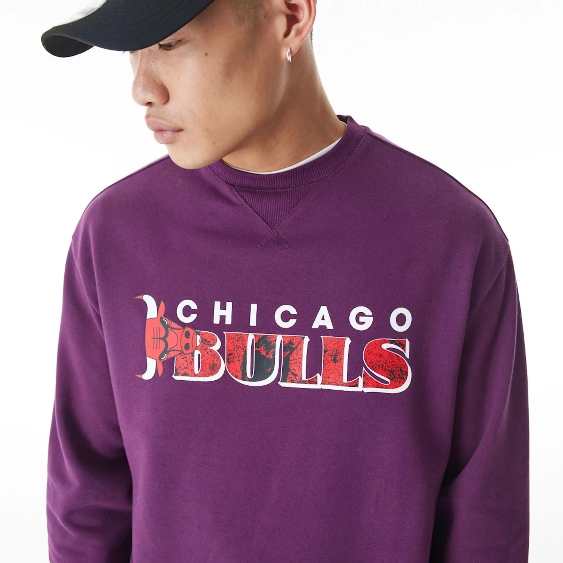 Sweatshirts et hoodies New Era Chicago Bulls NBA graphique pull à col rond violet foncé