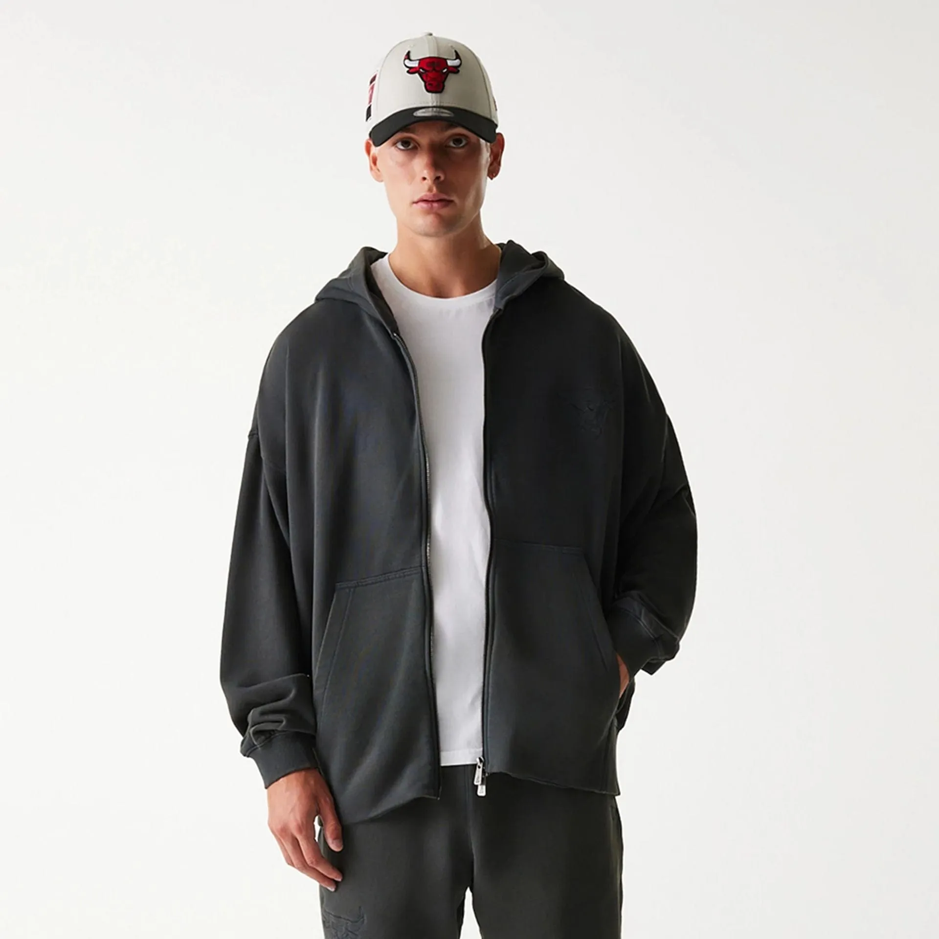 Sweats à capuche et pulls à capuche New Era Chicago Bulls NBA Gris délavé à fermeture éclair complète