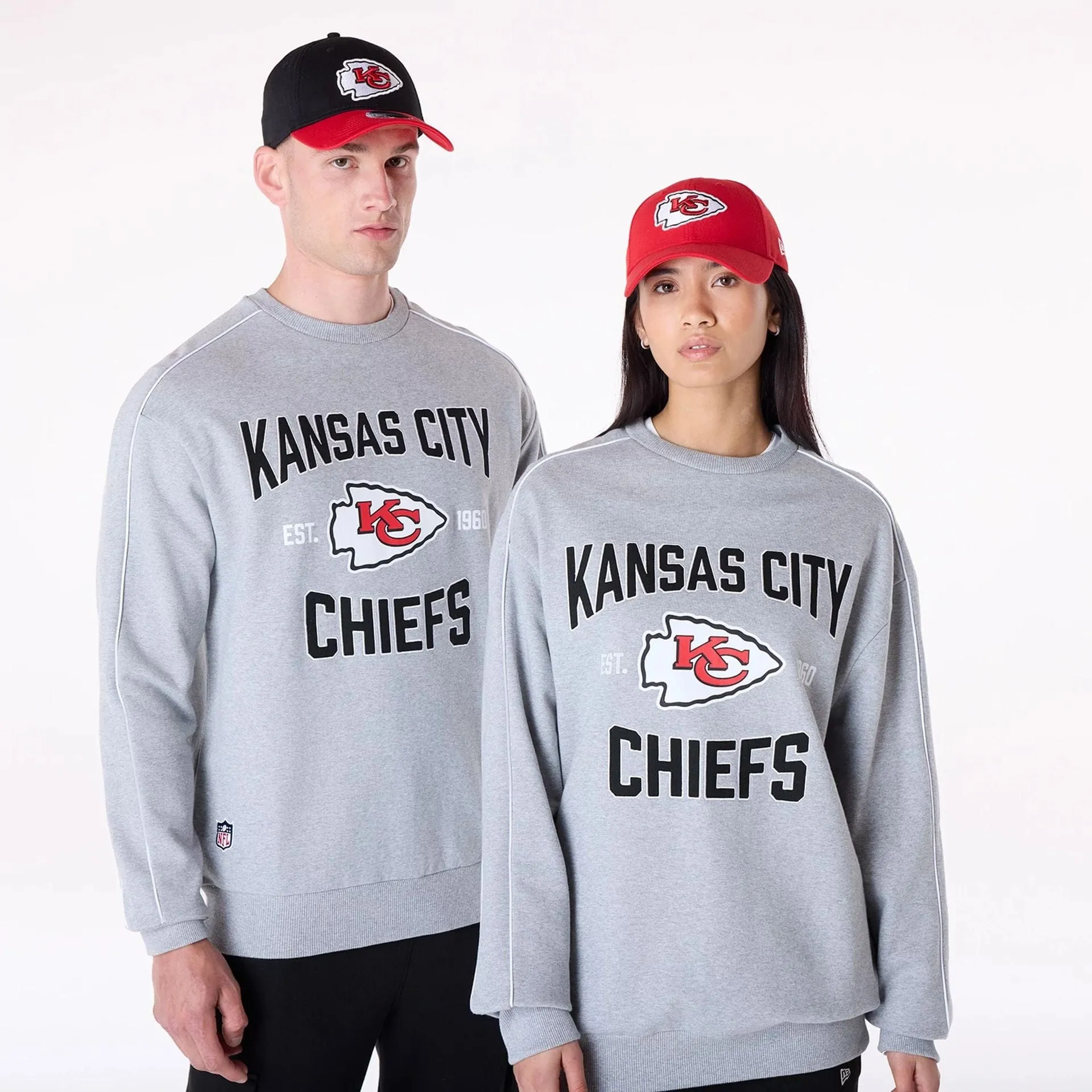 Sweatshirts et hoodies New Era - Pull à col rond graphique NFL des Kansas City Chiefs en gris