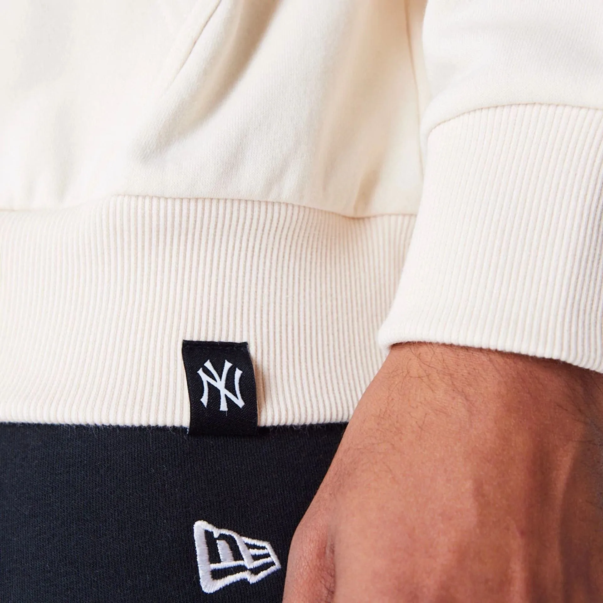 Sweats à capuche et pulls New Era New York Yankees MLB Graphique alimentaire en pierre Sweat à capuche oversized