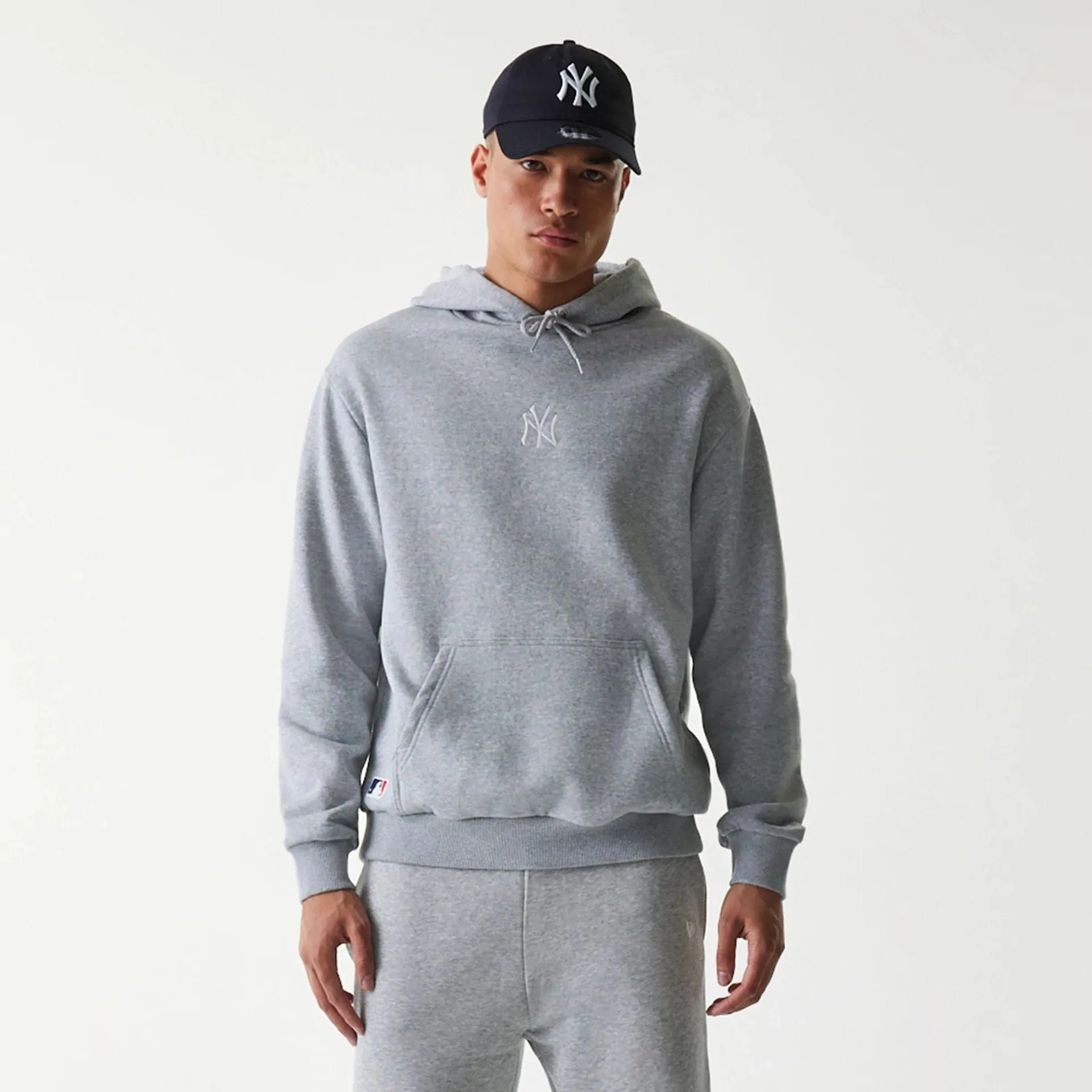 Sweats à capuche et pulls New Era New York Yankees MLB League Essential Gris Pullover à capuche oversize