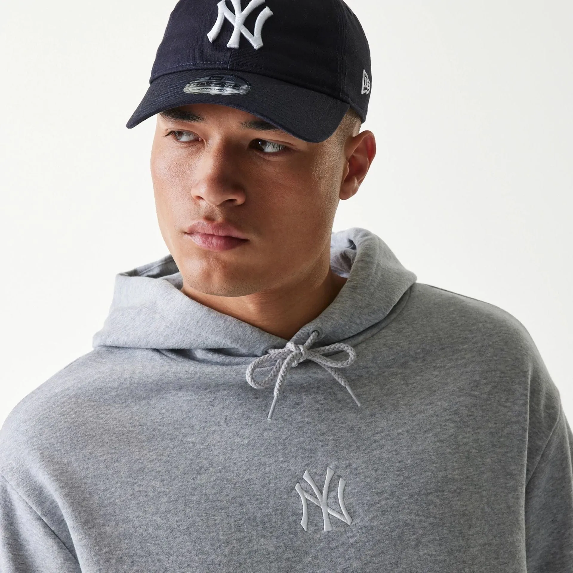 Sweats à capuche et pulls New Era New York Yankees MLB League Essential Gris Pullover à capuche oversize