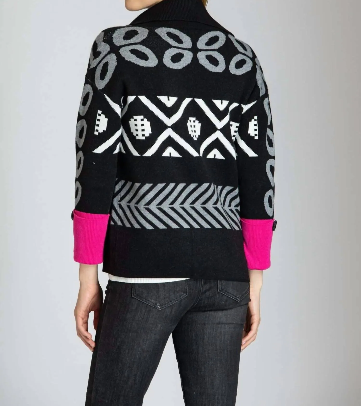 Cardigan nordique en noir et rose
