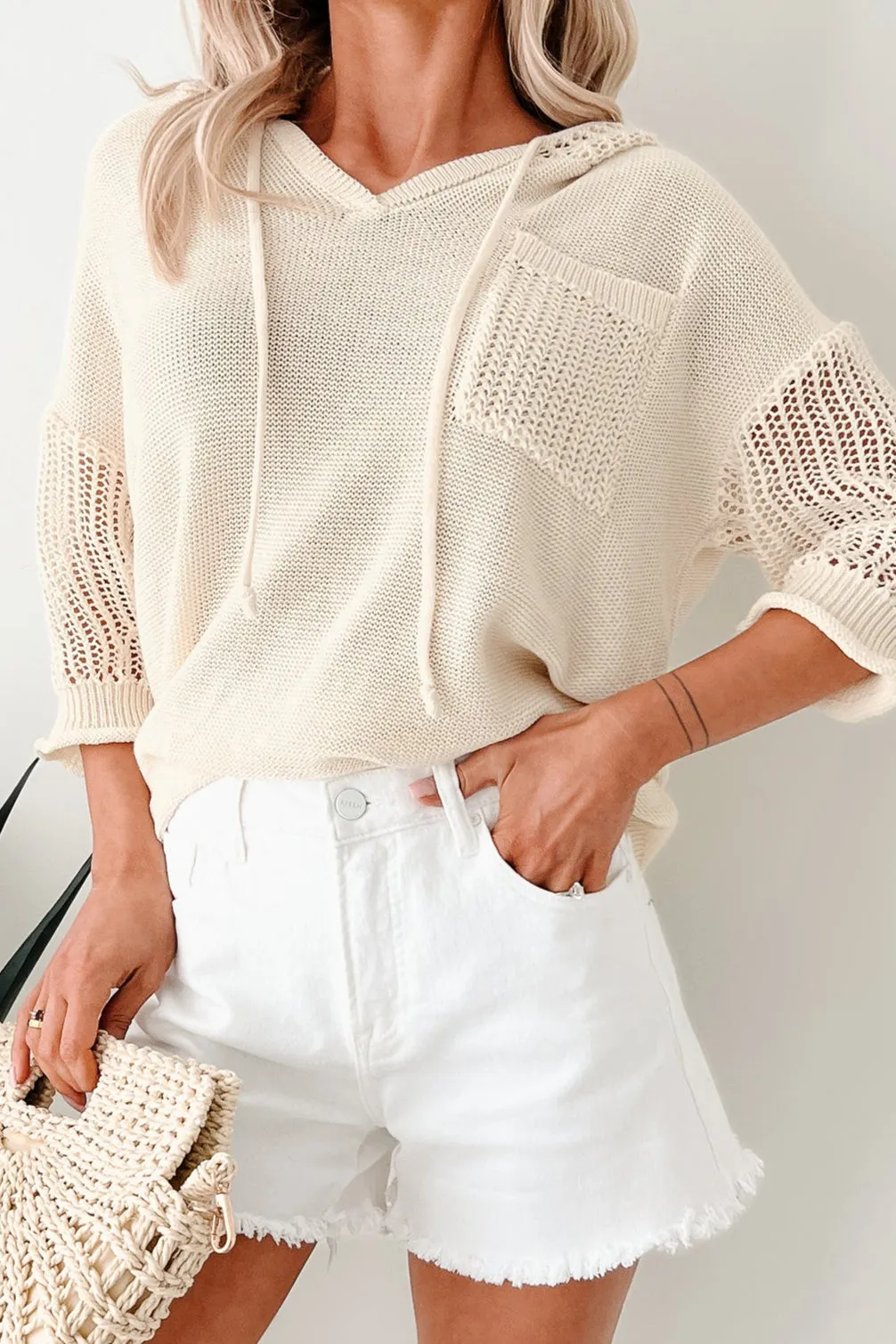 Pull à capuche en maille légère et envoûtante (Crème)